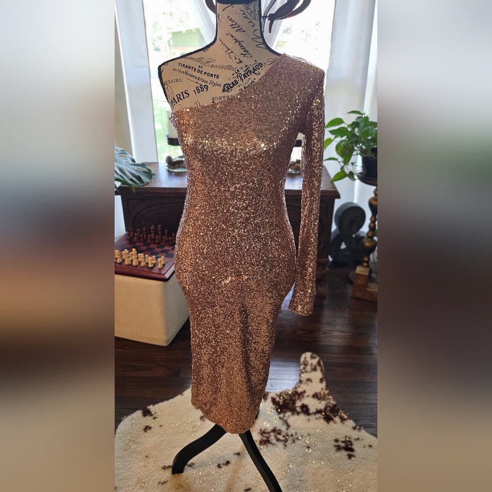 NWT-Elegant Sequin Evening Dress